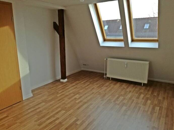 Ideal für Single++kleine, gemütliche 2-Zimmer-Wohnung++unterm Dach 2 zimmer