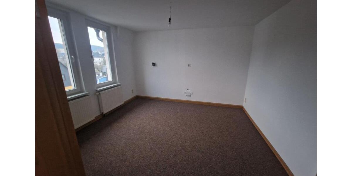 Hochparterre Lauter-Bernsbach Bernsbach - 5 Zimmer, 105 m&sup2;, 651&euro; | Angebot:24840388