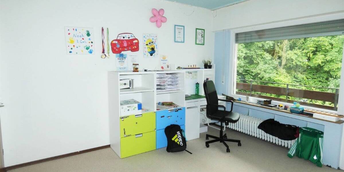 260qm Wohnfläche mit Garten, 3 Loggien, Kamin & Einbauküche - auch als Zweifamilienhaus nutzbar 7 zimmer