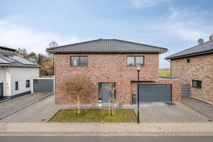 Haus Hückelhoven - 5 Zimmer, 169 m&sup2;, 2.600&euro; | Angebot:26397474