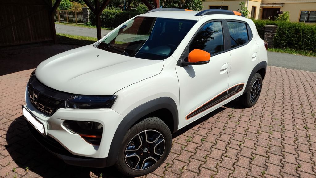 Dacia Spring 29.200 km 9.900 &euro; Muldenhammer 08262