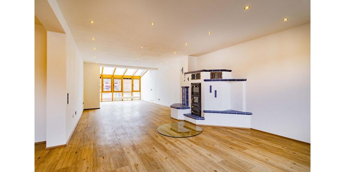 SOFORTBEZUG – 4-Zimmer-Wohnung mit 140 m² und Kachelofen 4 zimmer