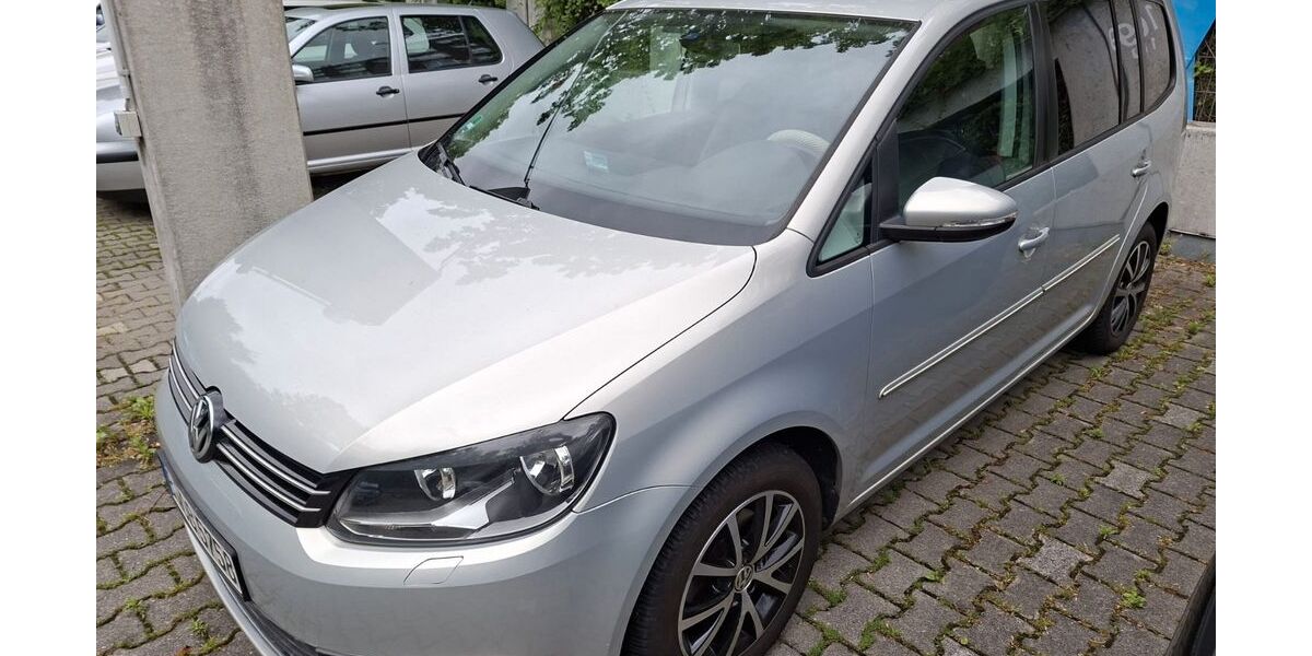 VW Touran 135.000 km 7.600 &euro; Berlin 13403