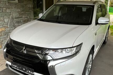Mitsubishi Outlander 35.201 km 22.999 € MÖMBRIS 63776
