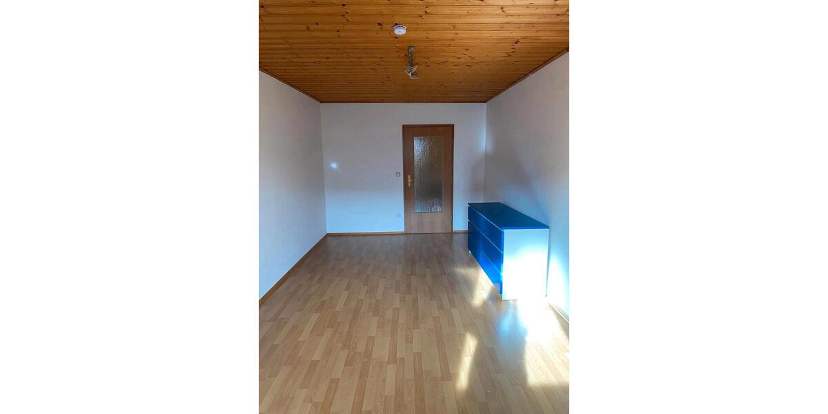 WG Zimmer in 3er Studenten WG, frei ab sofort 4 zimmer