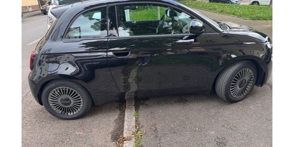 Fiat 500 32.000 km 15.000 &euro; Stuttgart 70469