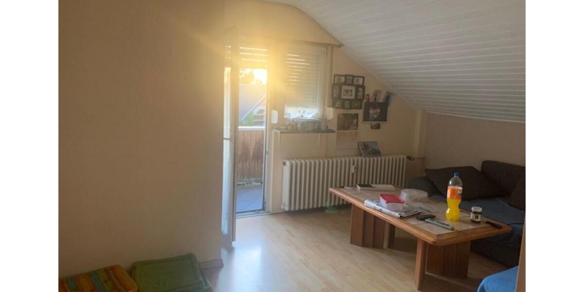 schöne 2-Zimmer-DG-Wohnung mit Balkon in Kevelae zu vermieten 2 zimmer