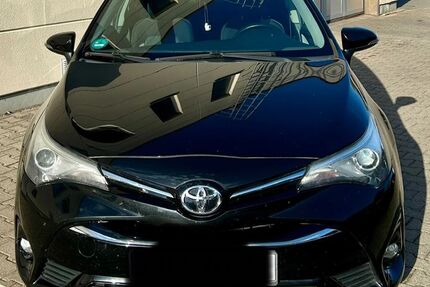 Toyota Avensis 82.215 km 15.900 &euro; Schkeuditz 04435