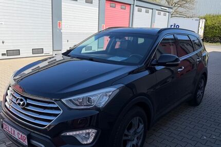 Hyundai Grand Santa Fe 185.000 km 13.990 &euro; Gross Gerau 64521