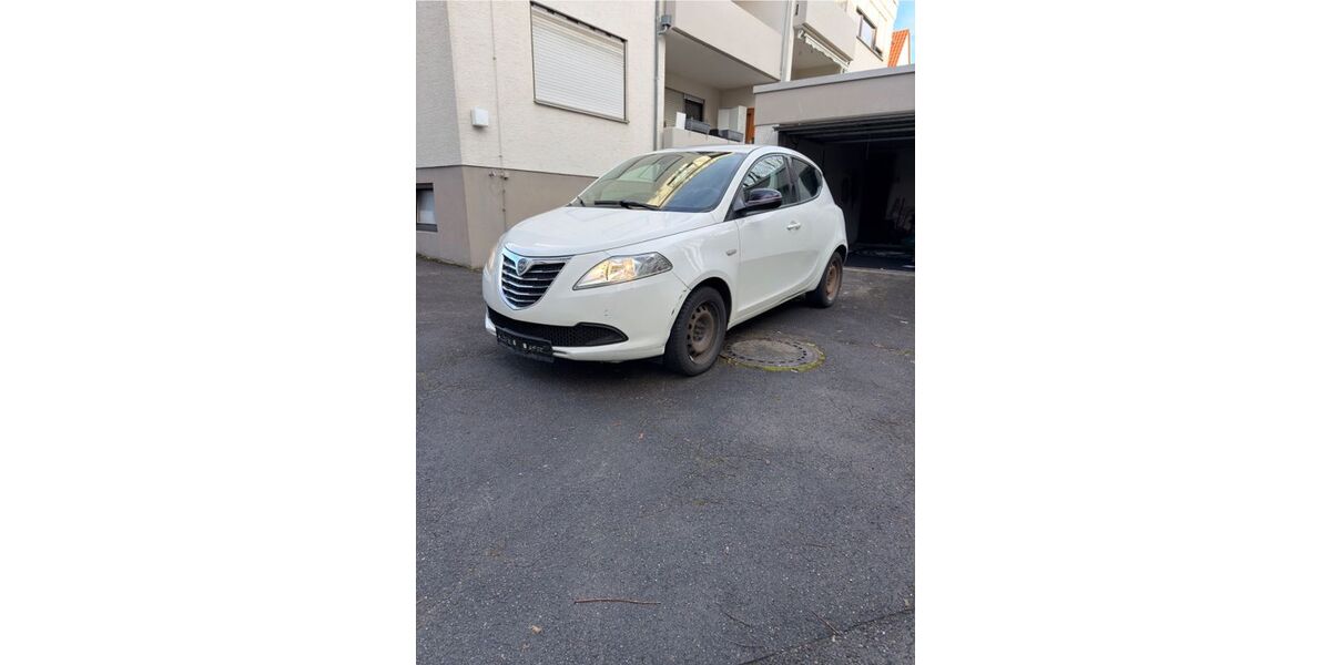 Lancia Ypsilon 197.000 km 2.499 &euro; Metzingen 72555