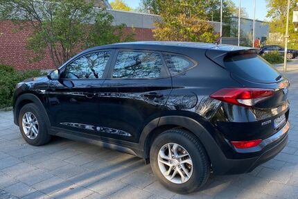 Hyundai TUCSON 122.000 km 9.700 &euro; München 80933