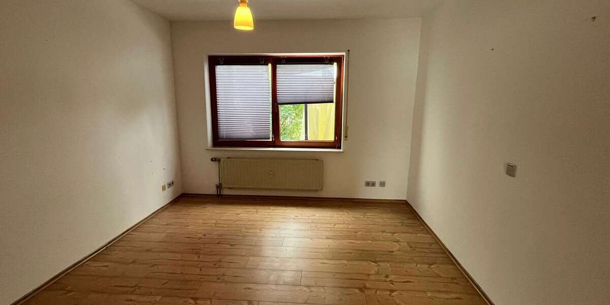 Schöne Doppelhaushälfte in Wehrheim mit zwei Wohnungen, Garten & Garage - Doppelhaushälfte Wehrheim | Angebot:27271153