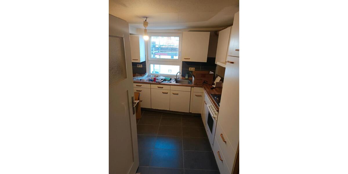 4 Zimmer Altbau ca 80 m² 4 zimmer