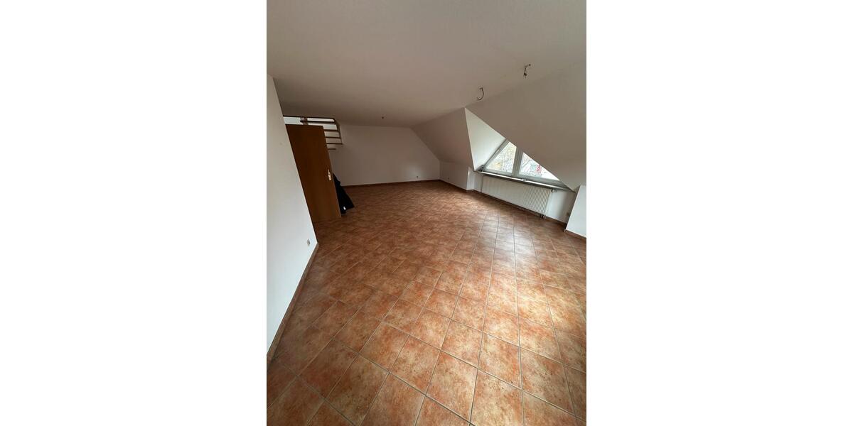 Etagenwohnung Ammerbuch - 3 Zimmer, 100 m&sup2;, 1.100&euro; | Angebot:25995942