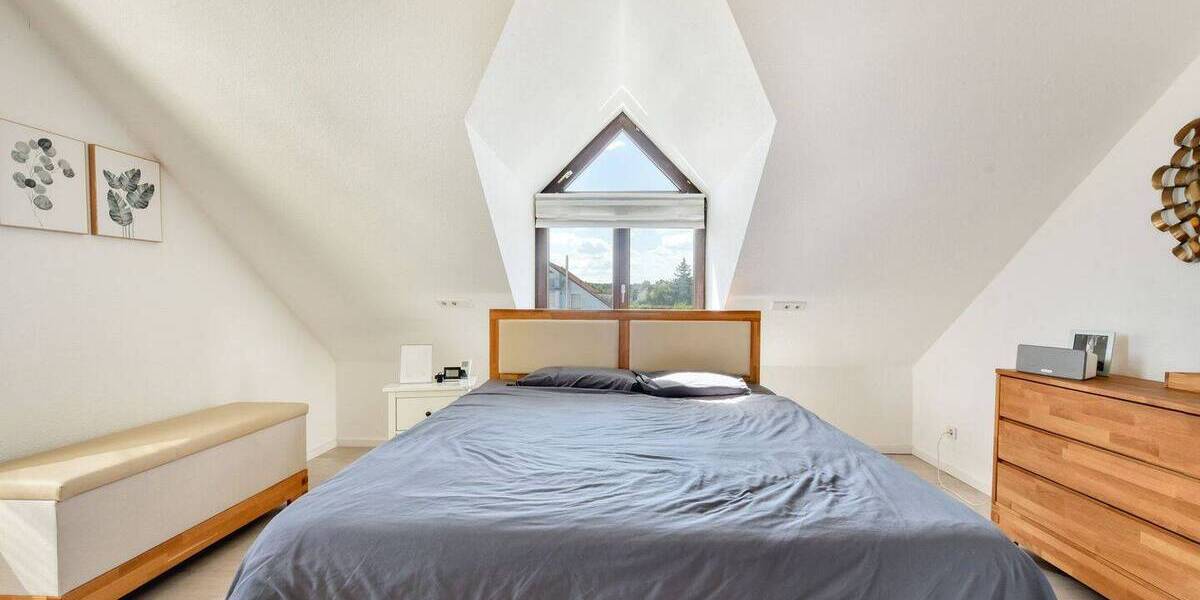 +++ TOP gepflegt & modernisiert - sonnig & ruhig - 1-Fam.-REH - 2 Bäder mit Fenster - Hobbyraum, Pelletkamin, EBK, TG... 5 zimmer