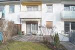REIHENMITTELHAUS MIT GARAGE UND GROSSEM GRUNDSTÜCK