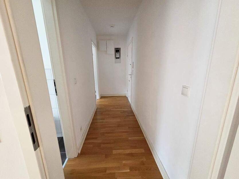 Direkt einziehen!! 2 Zimmer + separate Küche mit Einbauküche + Tageslichtbad mit Wanne 2 zimmer