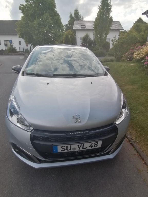 Peugeot 208 120.560 km 5.100 € Much 53804