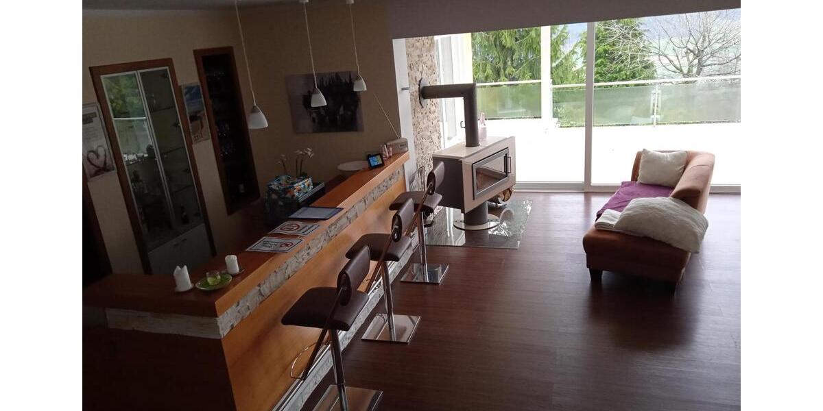 Villa Viechtach - 9 Zimmer, 400 m&sup2;, 1.250.000&euro; | Angebot:26548132