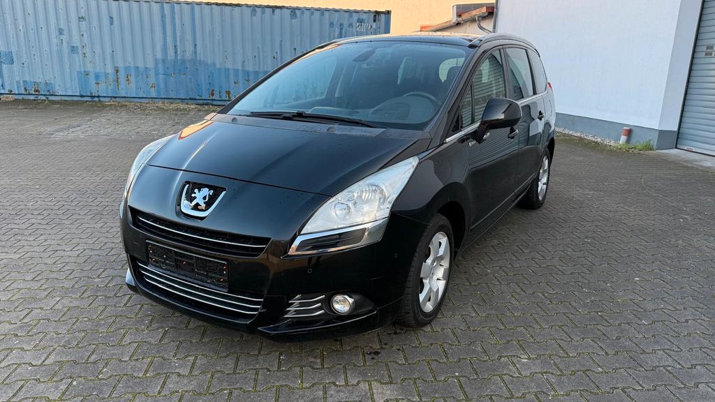 Peugeot 5008 143.923 km 5.900 &euro; Berlin 13088