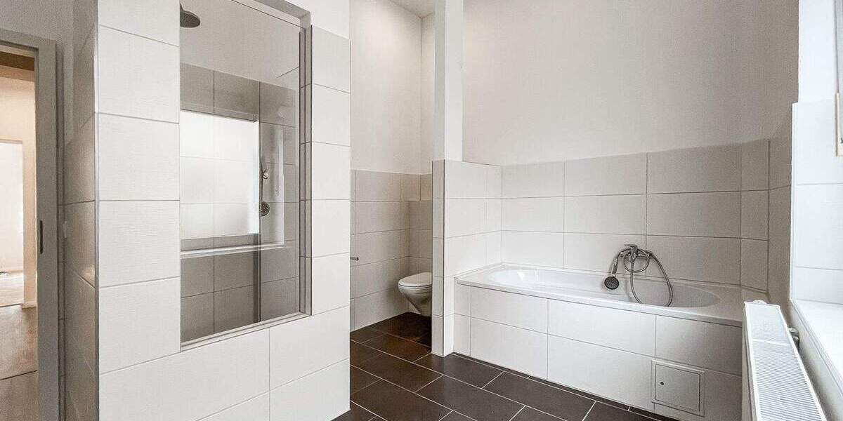 5,5 Zimmer - Terrasse - kernsaniert - inkl. Einbauküche - Stellplatz 5 zimmer