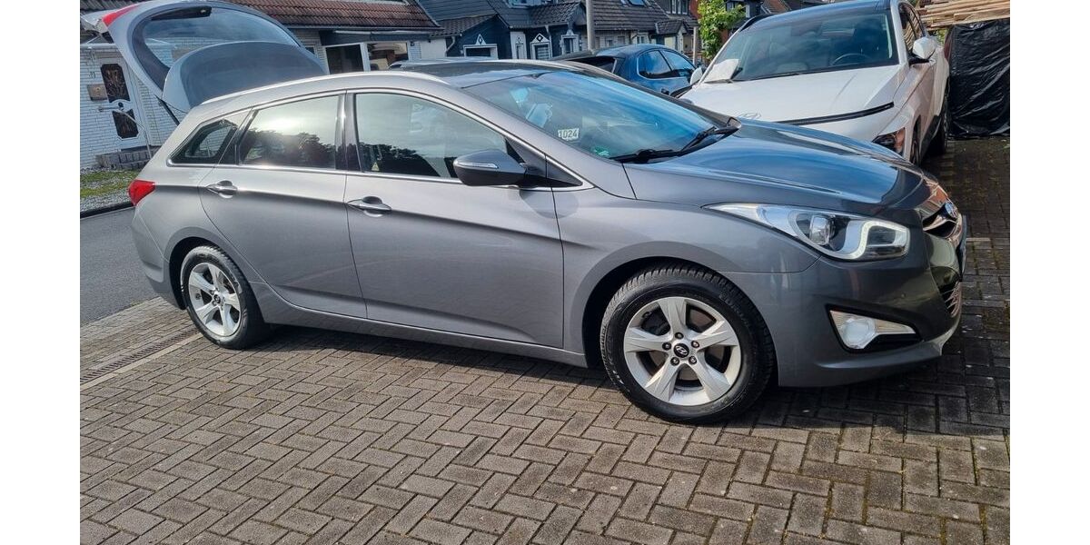Hyundai i40 165.000 km 8.500 &euro; Marl 45772