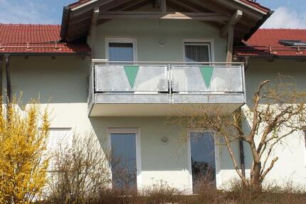 Helle und gemütliche 4-Zimmer-DG-Wohnung mit Küche in Patersdorf 4 zimmer