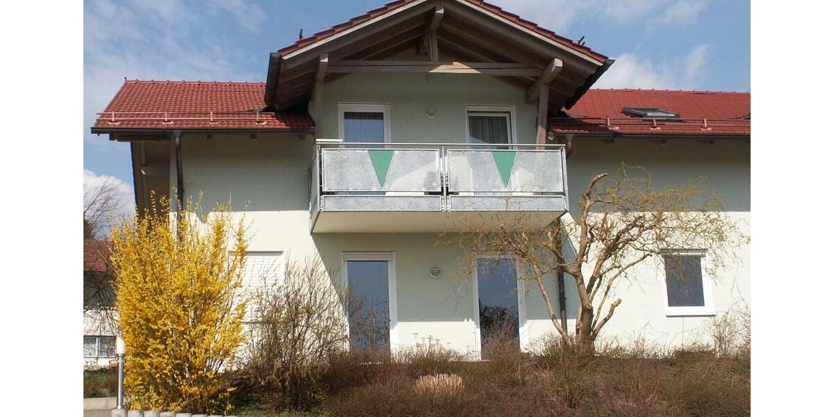 Helle und gemütliche 4-Zimmer-DG-Wohnung mit Küche in Patersdorf 4 zimmer