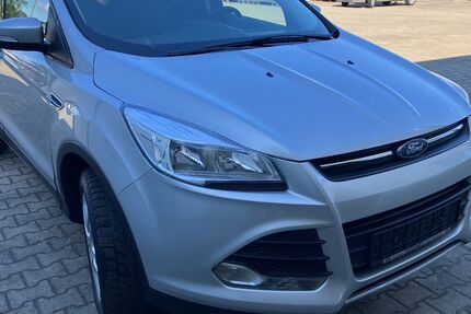 Ford Kuga 98.000 km 9.599 &euro; Weißwasser 02943