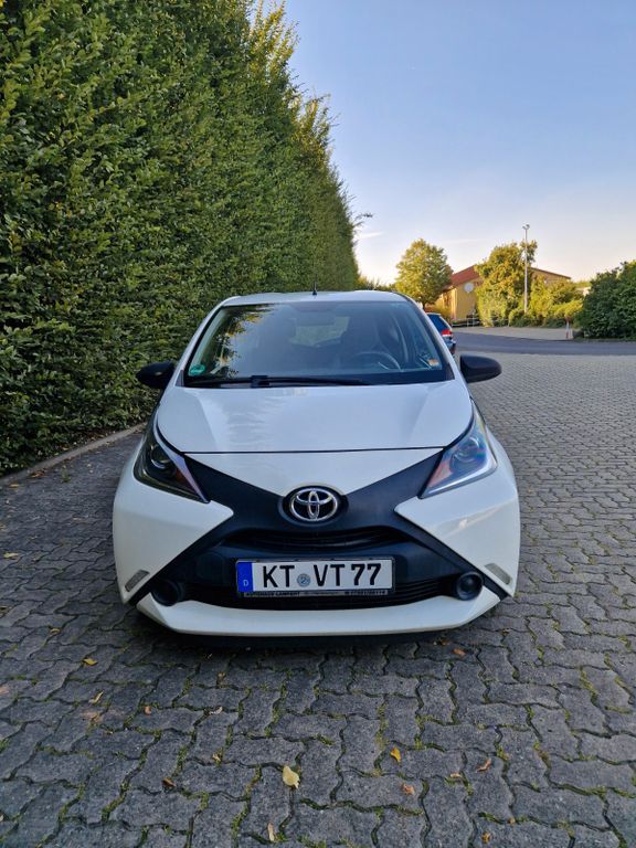 Aygo (X)