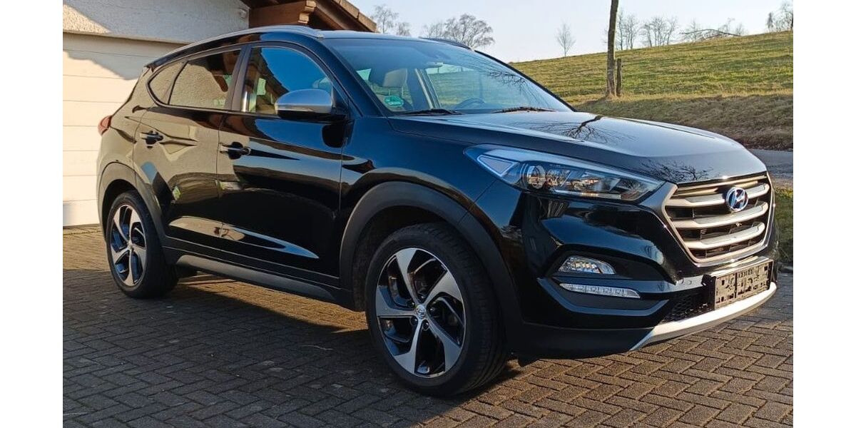 Hyundai TUCSON 96.500 km 17.500 &euro; Wenden 57482