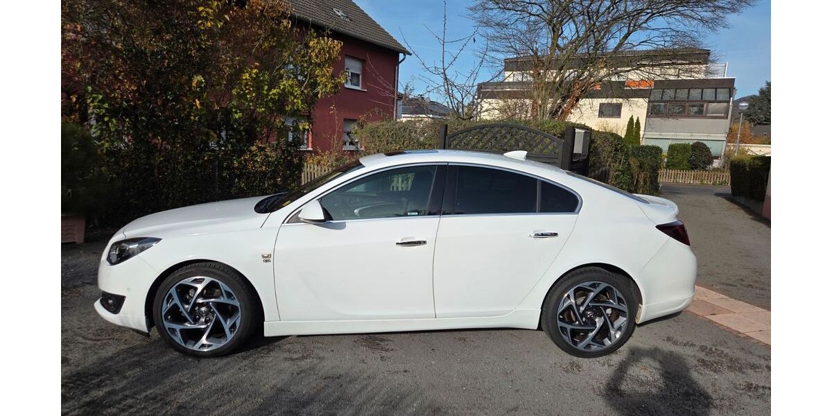 Opel Insignia 94.000 km 11.800 € Bad Honnef 53604