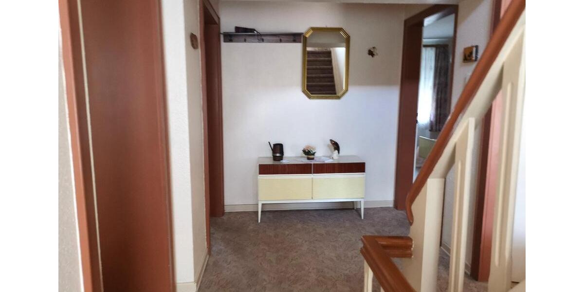 Reihenhaus Schwalbach - 7 Zimmer, 180 m&sup2;, 265.000&euro; | Angebot:27288305