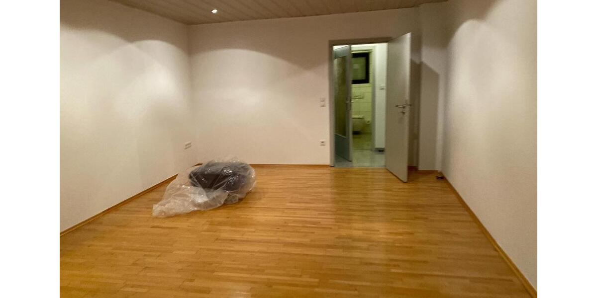 Etagenwohnung Sundern (Sauerland) - 1 Zimmer, 70 m&sup2;, 680&euro; | Angebot:26250306