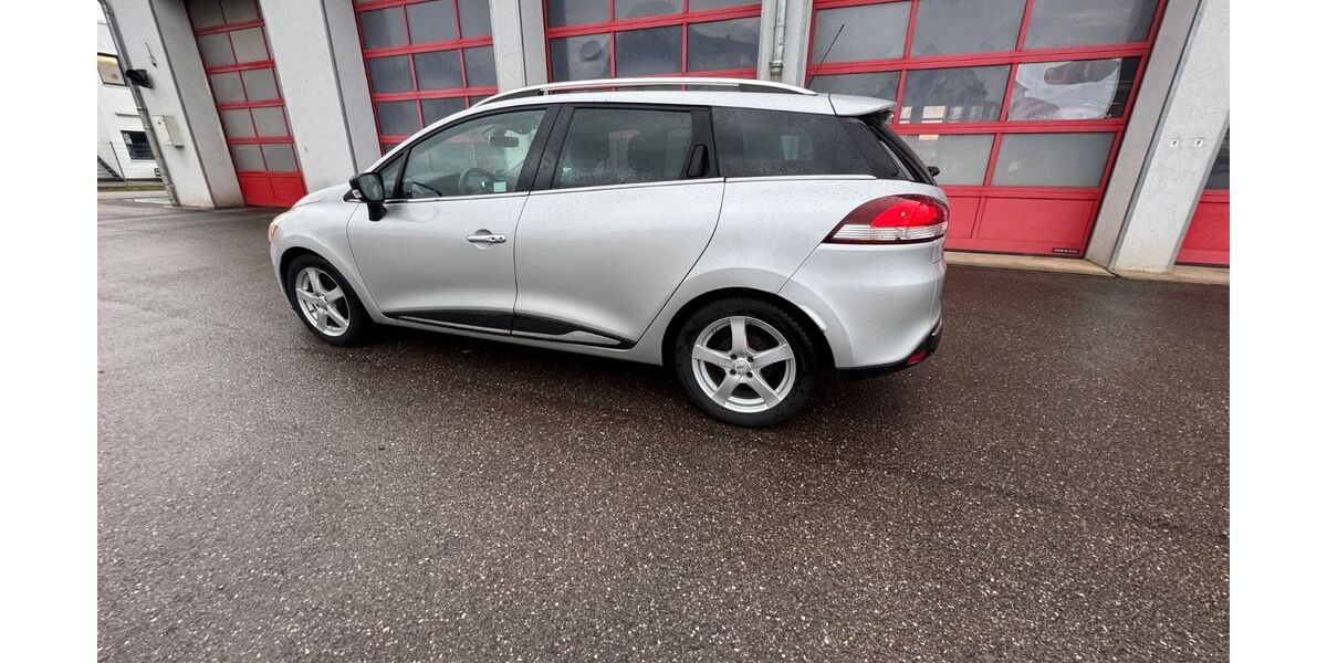 Renault Clio 96.600 km 8.350 &euro; Offenburg 77654