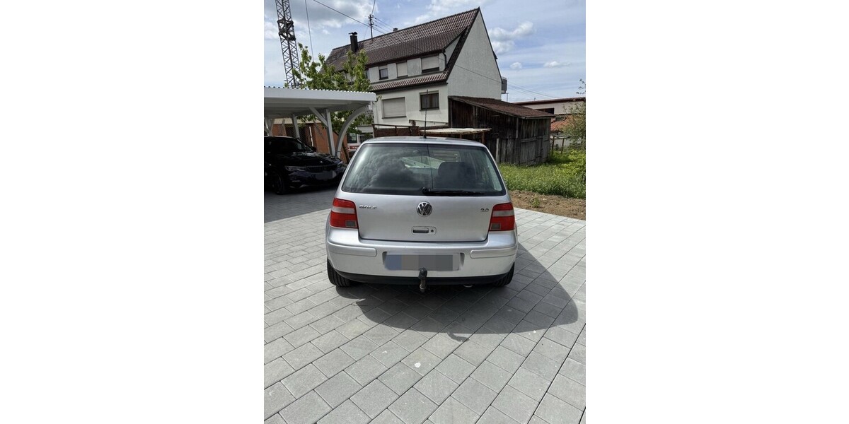 VW Golf IV 175.000 km 3.490 € Althengstett 75382