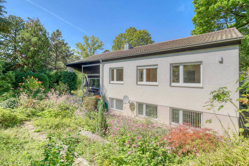 Einfamilienhaus mit großem Grundstück und viel Potential