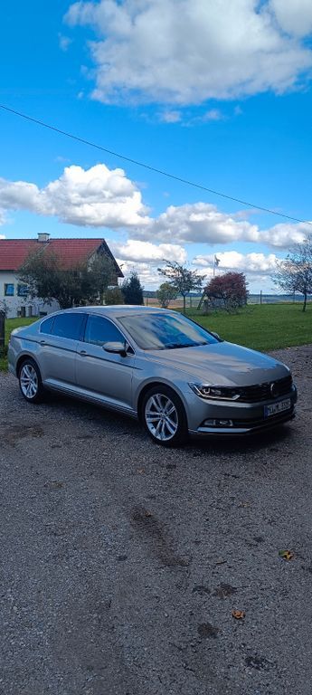 VW Passat 145.000 km 17.700 € Niederbergkirchen 84494