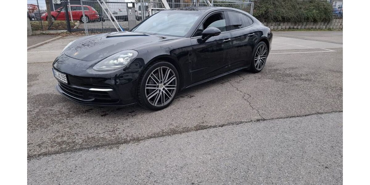 Porsche Panamera 197.000 km 44.690 &euro; Baden-Württemberg - Sachsenheim 74343