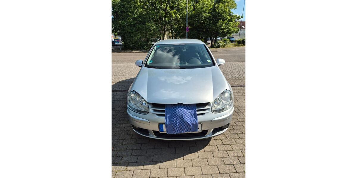 VW Golf 152.000 km 2.350 &euro; Berg 76768