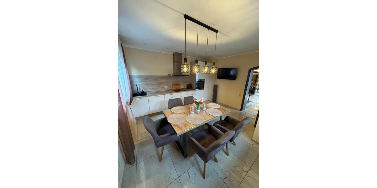 Einfamilienhaus Lebach - 9 Zimmer, 335 m&sup2;, 349.900&euro; | Angebot:27010142