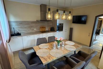 Haus Lebach - 9 Zimmer, 335 m&sup2;, 349.900&euro; | Angebot:27010142