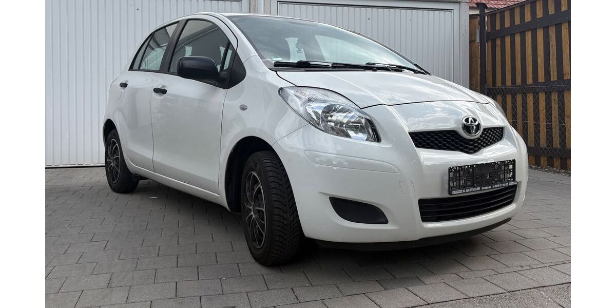 Toyota Yaris 190.000 km 2.400 &euro; Trostberg 83308