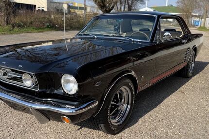 Ford Mustang 999.999 km 43.590 &euro; Karlsruhe 76189