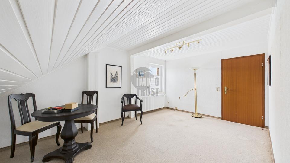 Exklusive Villa in Toplage von Grasdorf – 10 Zimmer, traumhafter Feldblick & Wellnessbereich mit Pool 10 zimmer