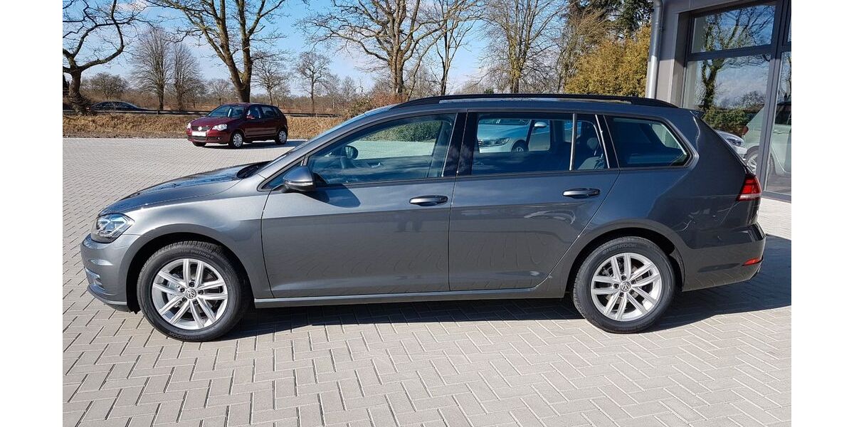VW Golf 126.000 km 10.900 &euro; Großefehn 26629