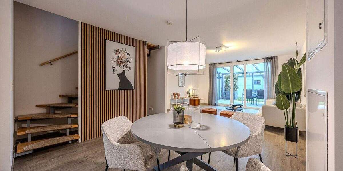 Modernes Reihenmittelhaus in Hanau - 5 Zimmer, zwei Stellplätze & Garten 5 zimmer