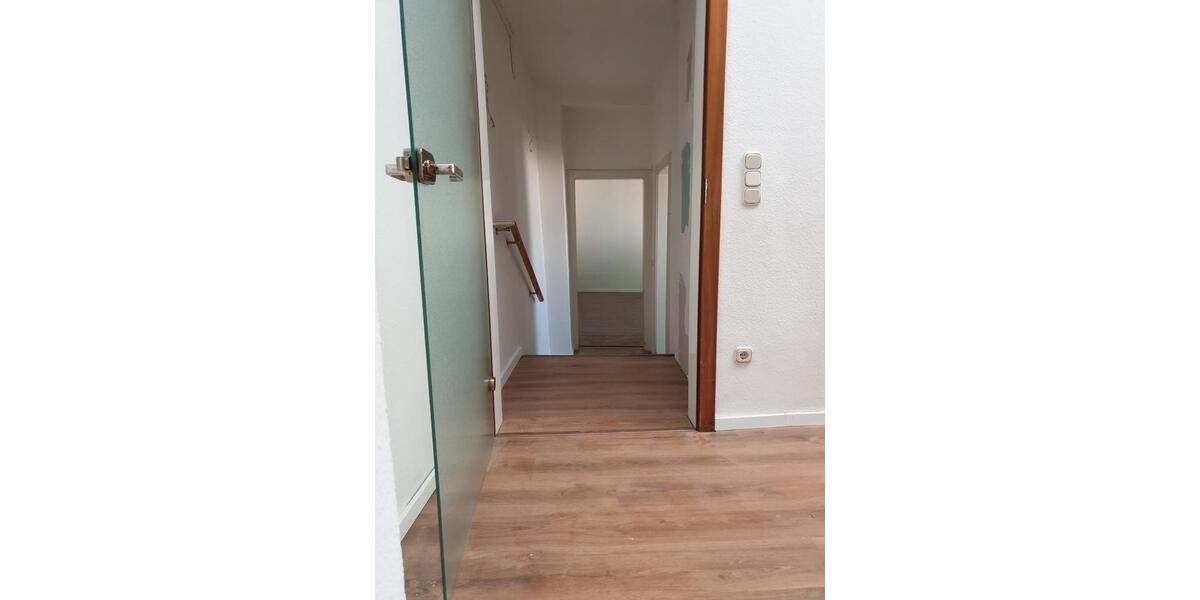 Etagenwohnung Duisburg Mittelmeiderich - 5 Zimmer, 159 m&sup2;, 1.110&euro; | Angebot:25163793