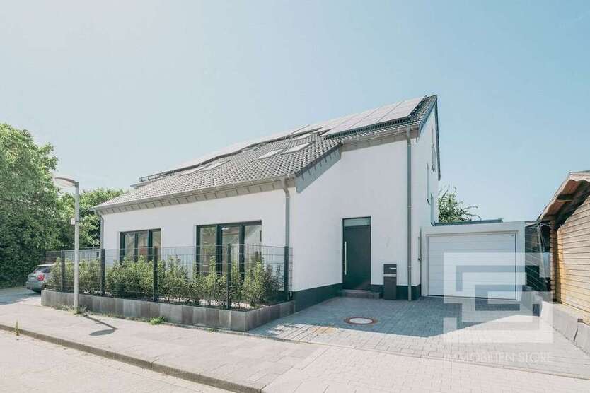Haus zum Mieten in Langenfeld 2.490 € 150 m²