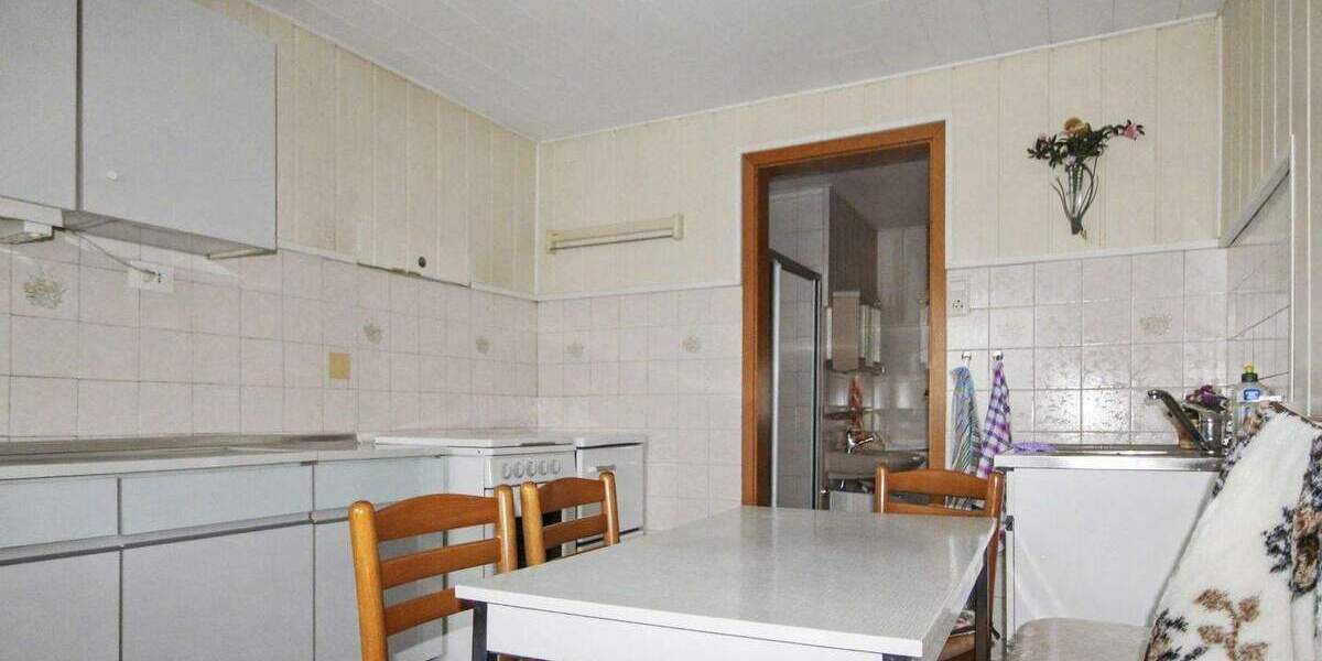 Bezugsfreie Doppelhaushälfte mit Einliegerwohnung in ruhiger Feldrandlage 4 zimmer